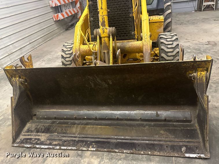 image for item OF9199 1992 John Deere 310D  backhoe