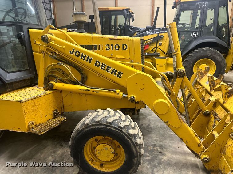 image for item OF9199 1992 John Deere 310D  backhoe