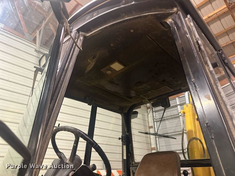 image for item OF9199 1992 John Deere 310D  backhoe