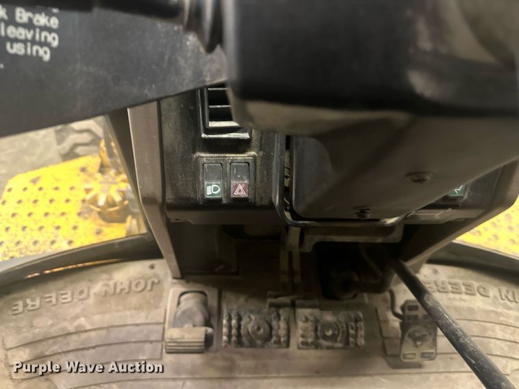 image for item OF9199 1992 John Deere 310D  backhoe