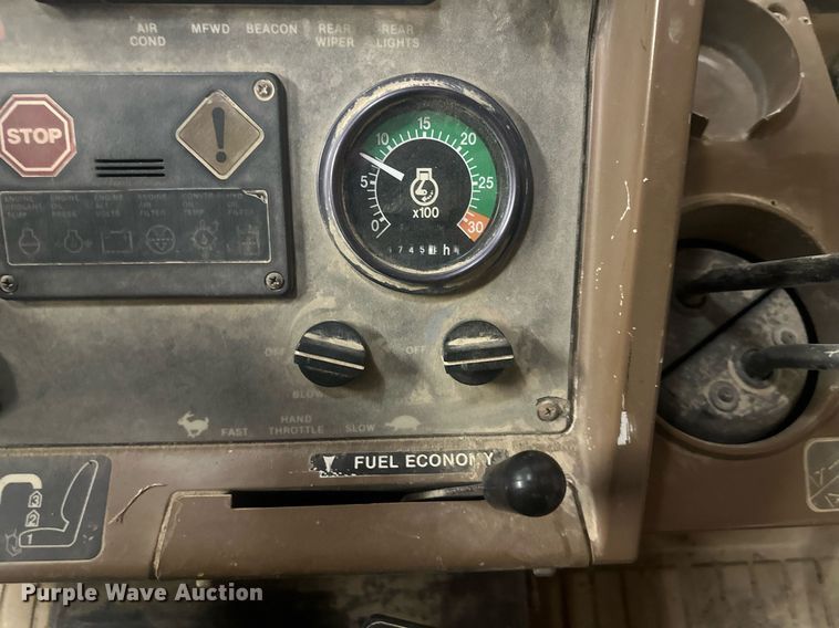 image for item OF9199 1992 John Deere 310D  backhoe