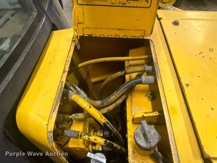 image for item OF9199 1992 John Deere 310D  backhoe