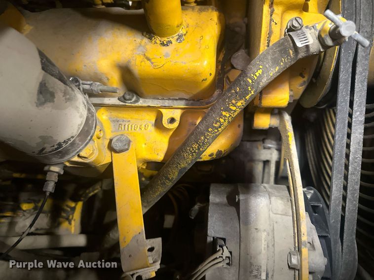 image for item OF9199 1992 John Deere 310D  backhoe