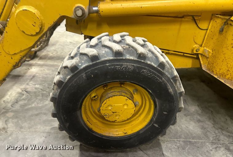 image for item OF9199 1992 John Deere 310D  backhoe