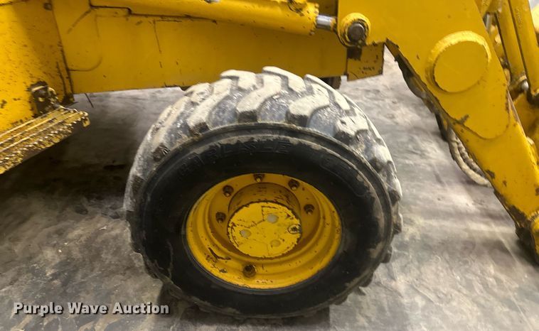 image for item OF9199 1992 John Deere 310D  backhoe