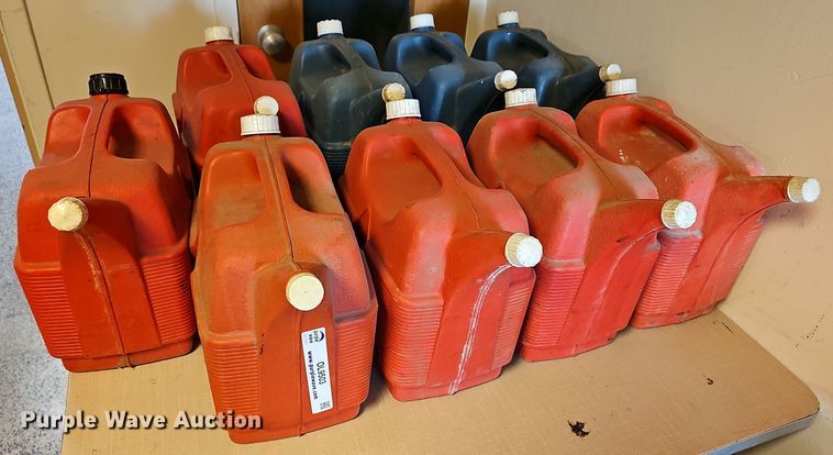 image for item OL9503 (9) Fuel/water cans