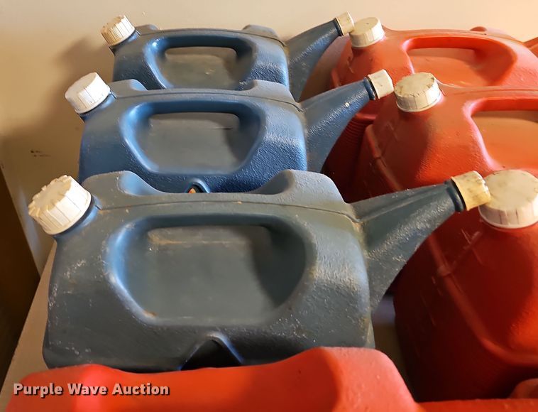 image for item OL9503 (9) Fuel/water cans