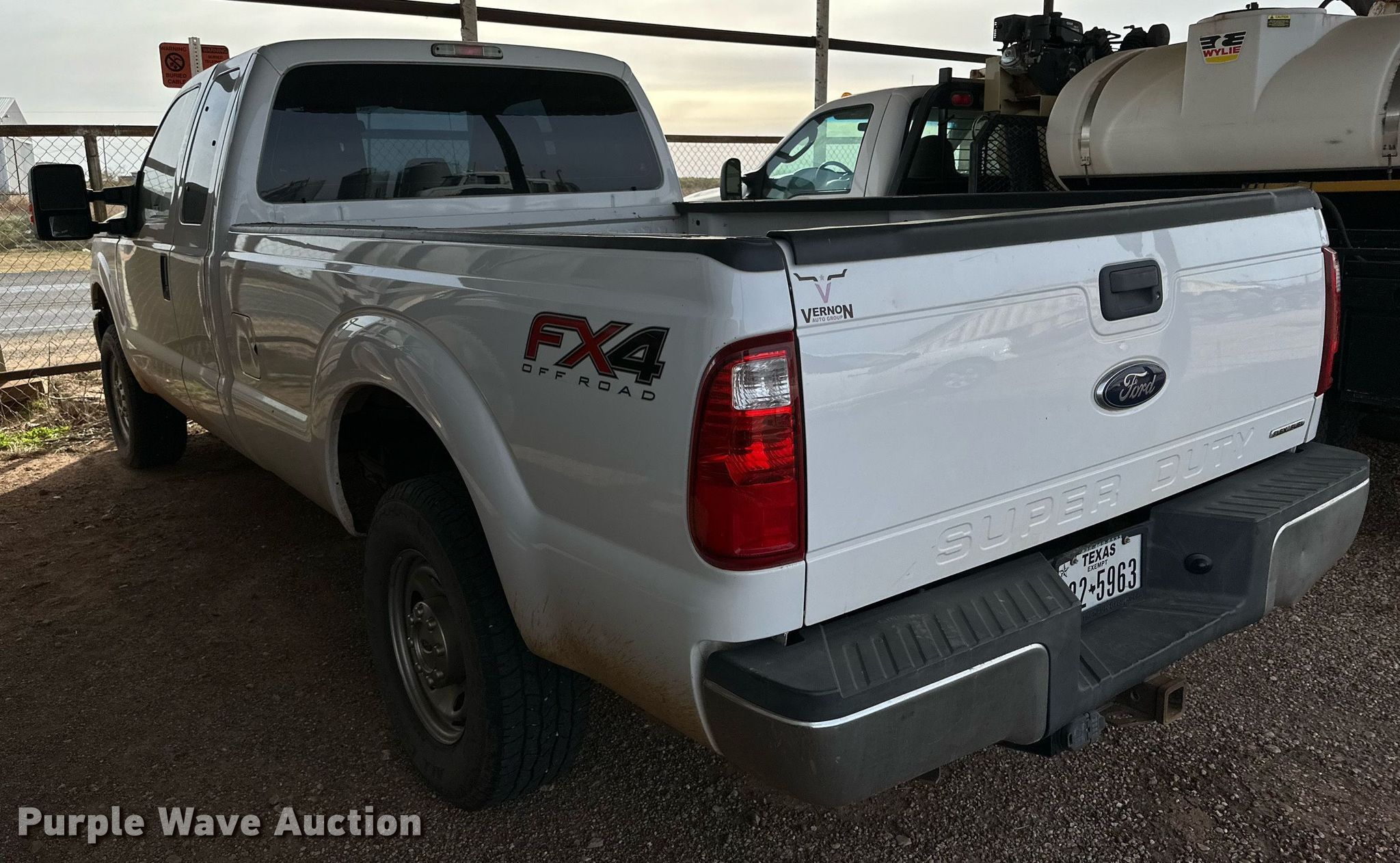 2015 Ford F250 Super Duty SuperCab pickup truck in Vernon, TX Item