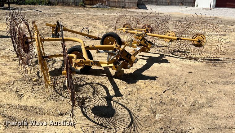 image for item DN3131 Vermeer WR20  hay rake