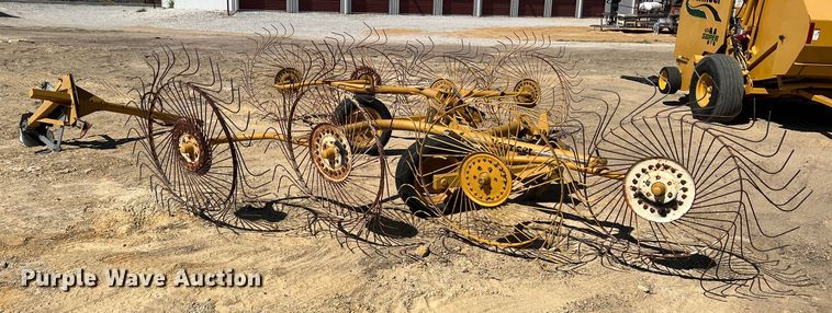 image for item DN3131 Vermeer WR20  hay rake