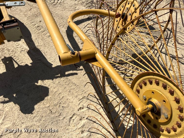 image for item DN3131 Vermeer WR20  hay rake