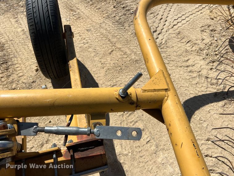 image for item DN3131 Vermeer WR20  hay rake