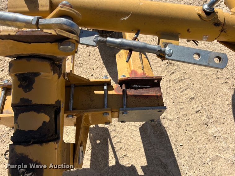 image for item DN3131 Vermeer WR20  hay rake