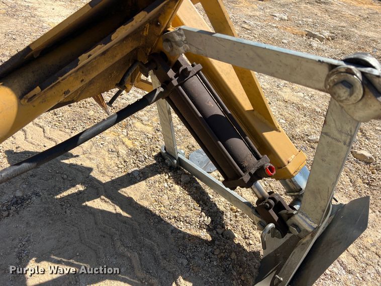 image for item DN3131 Vermeer WR20  hay rake