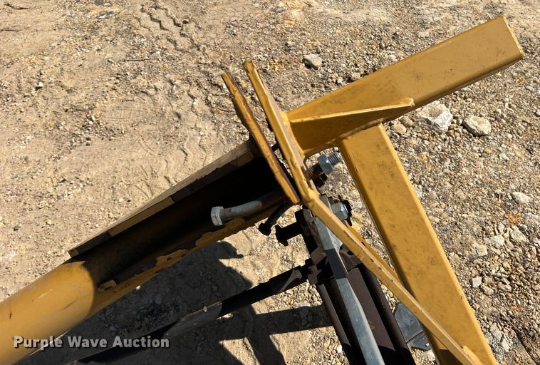 image for item DN3131 Vermeer WR20  hay rake