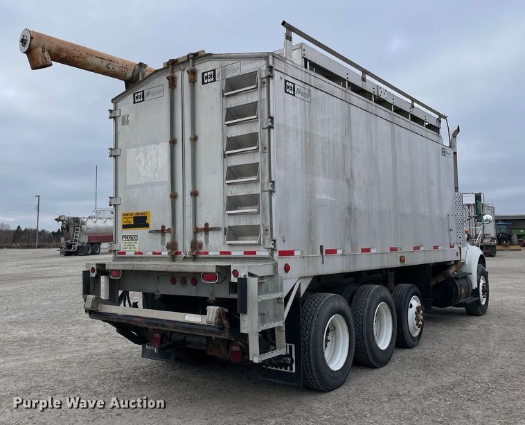 image for item DP0273 2001 International 8100  feed delivery truck