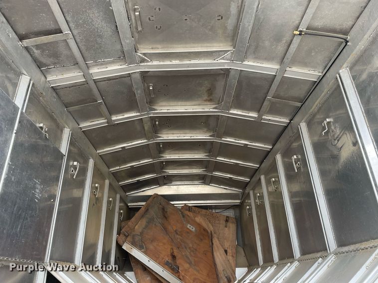 image for item DP0273 2001 International 8100  feed delivery truck