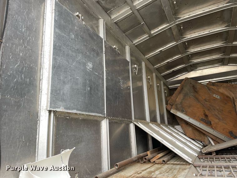 image for item DP0273 2001 International 8100  feed delivery truck