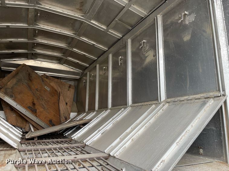 image for item DP0273 2001 International 8100  feed delivery truck