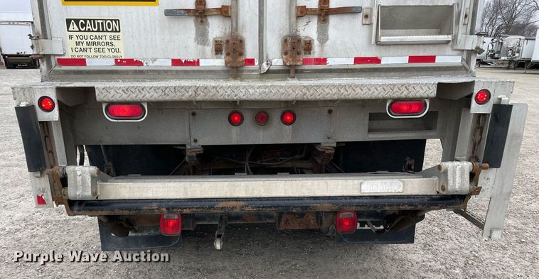 image for item DP0273 2001 International 8100  feed delivery truck