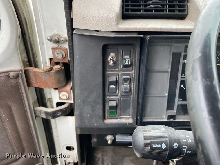 image for item DP0273 2001 International 8100  feed delivery truck