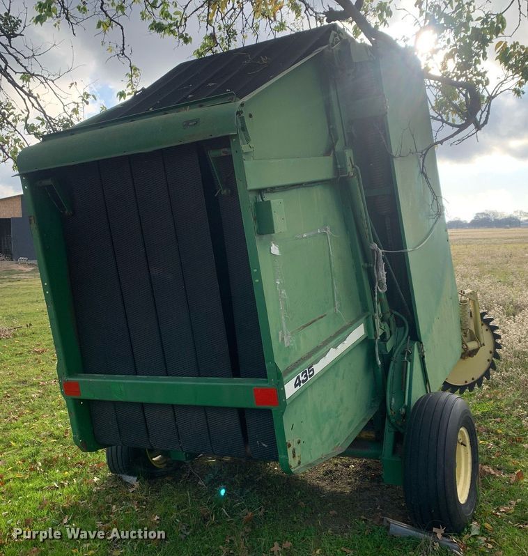 image for item DP8783 John Deere 435  round baler