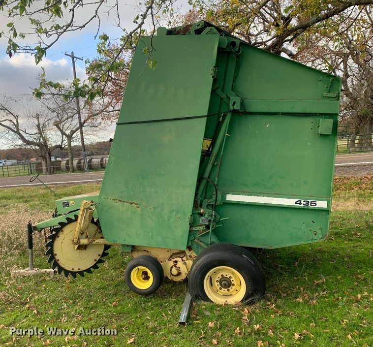 image for item DP8783 John Deere 435  round baler
