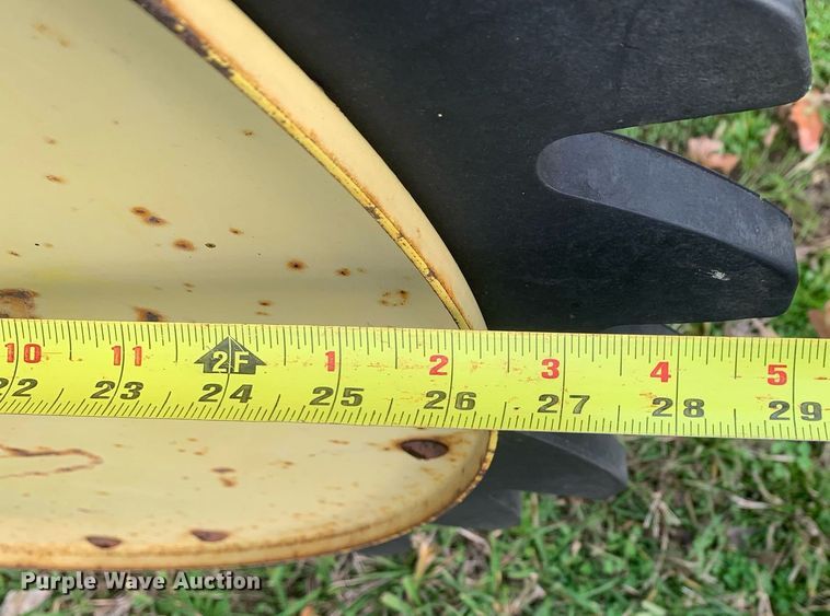 image for item DP8783 John Deere 435  round baler