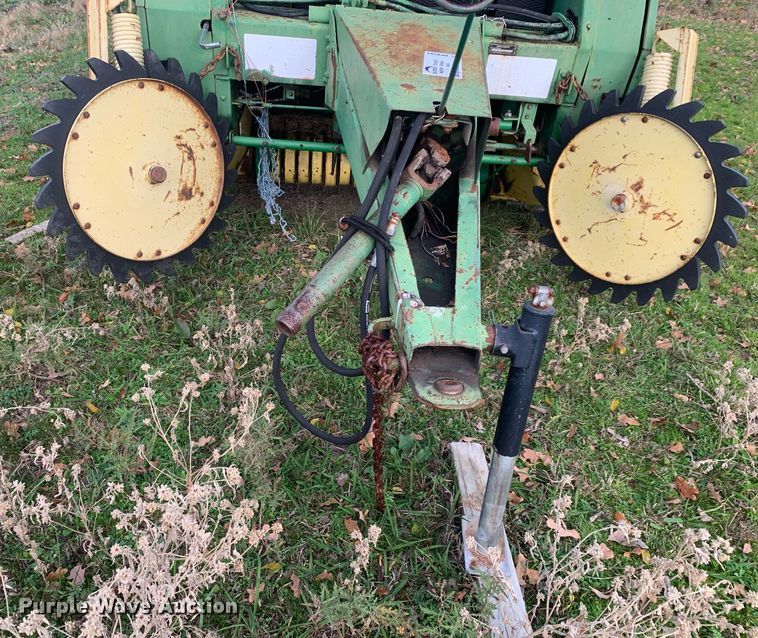 image for item DP8783 John Deere 435  round baler