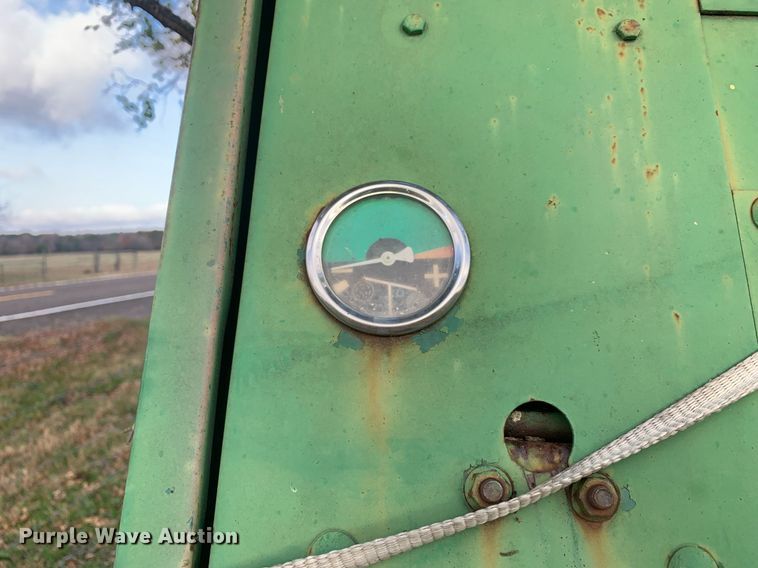 image for item DP8783 John Deere 435  round baler