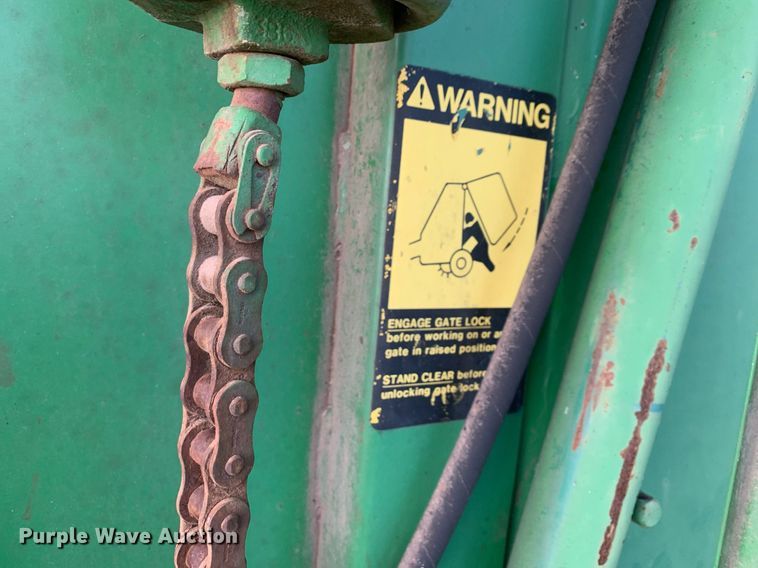 image for item DP8783 John Deere 435  round baler