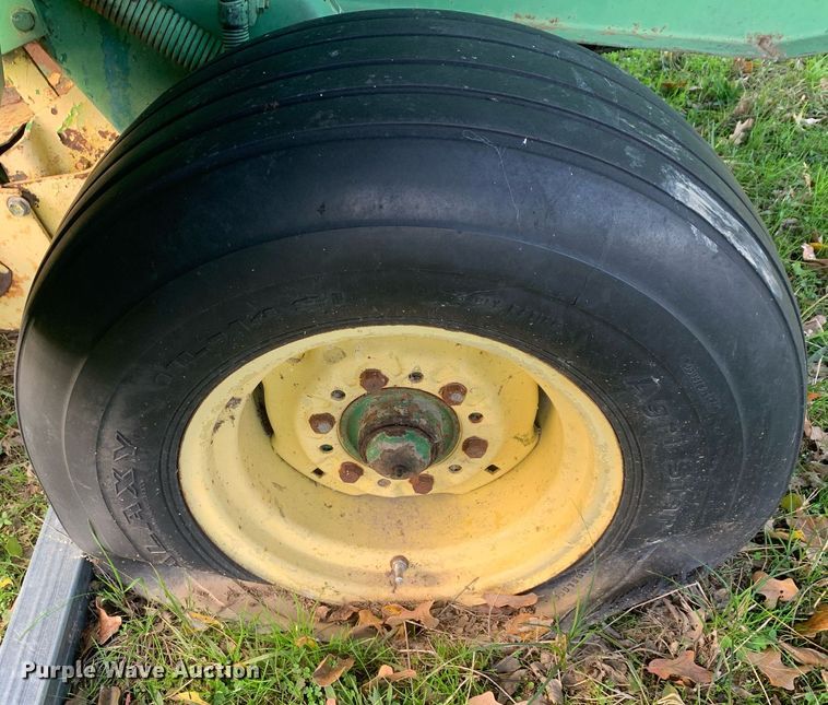 image for item DP8783 John Deere 435  round baler