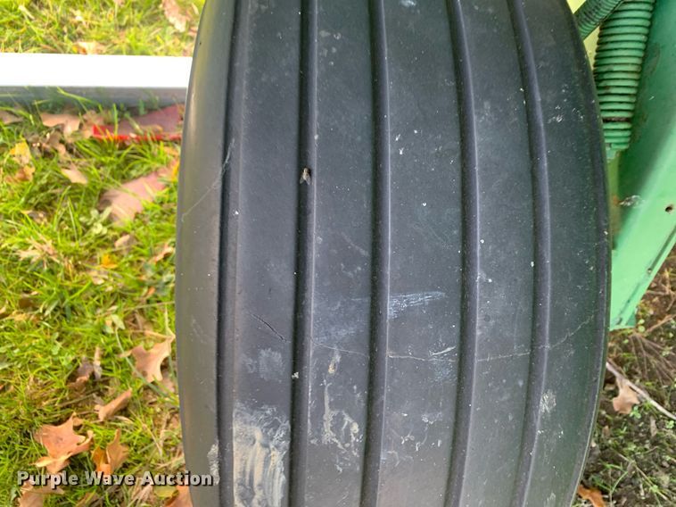 image for item DP8783 John Deere 435  round baler