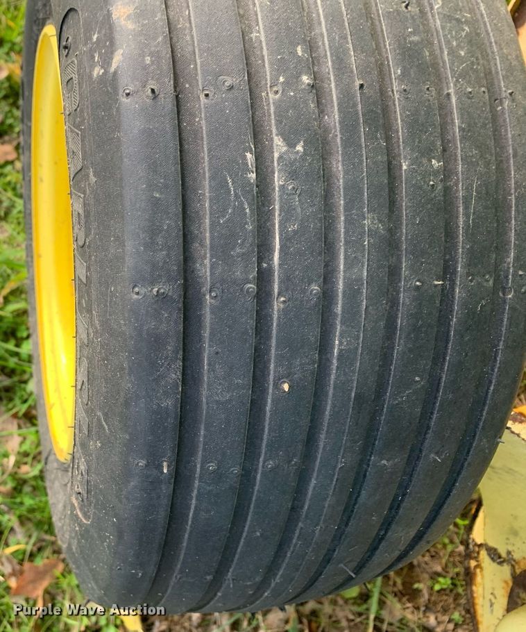 image for item DP8783 John Deere 435  round baler