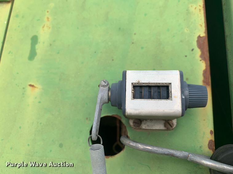 image for item DP8783 John Deere 435  round baler