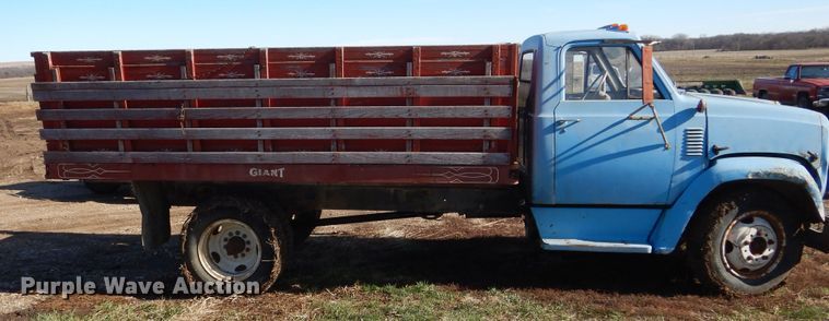 image for item DR5906 1967 GMC  grain truck