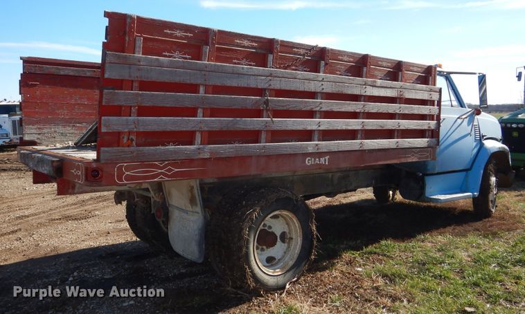 image for item DR5906 1967 GMC  grain truck
