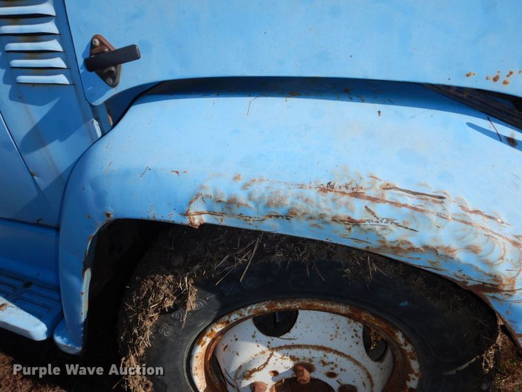 image for item DR5906 1967 GMC  grain truck