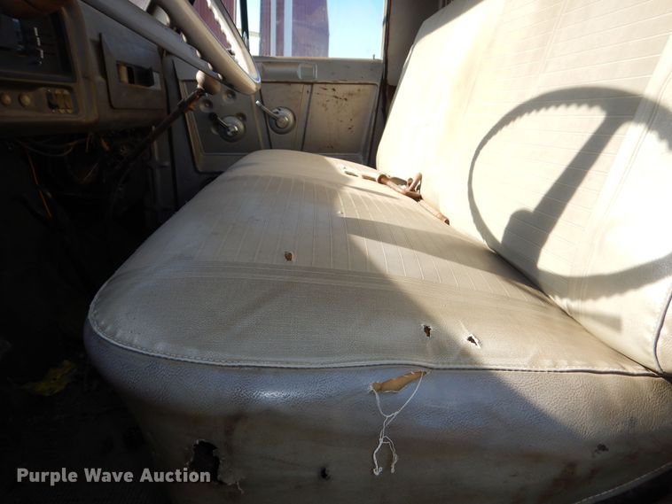 image for item DR5906 1967 GMC  grain truck