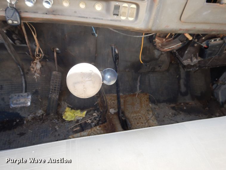 image for item DR5906 1967 GMC  grain truck