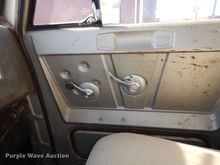 image for item DR5906 1967 GMC  grain truck