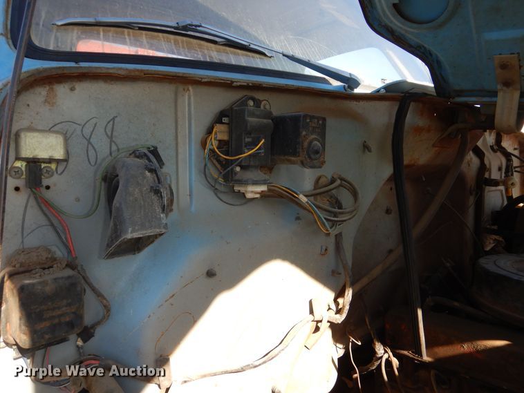 image for item DR5906 1967 GMC  grain truck