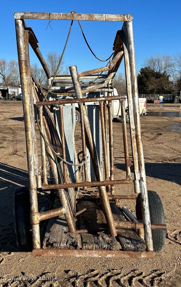 image for item EK9853 Livestock squeeze chute