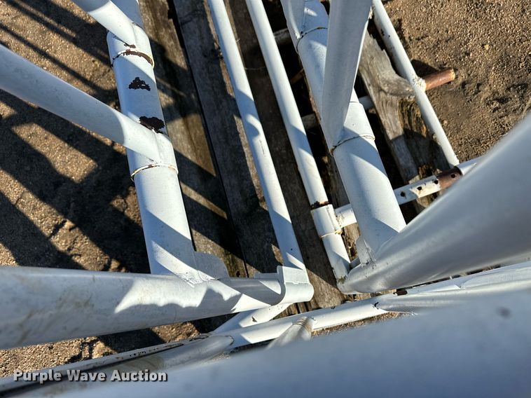 image for item EK9855 Livestock squeeze chute