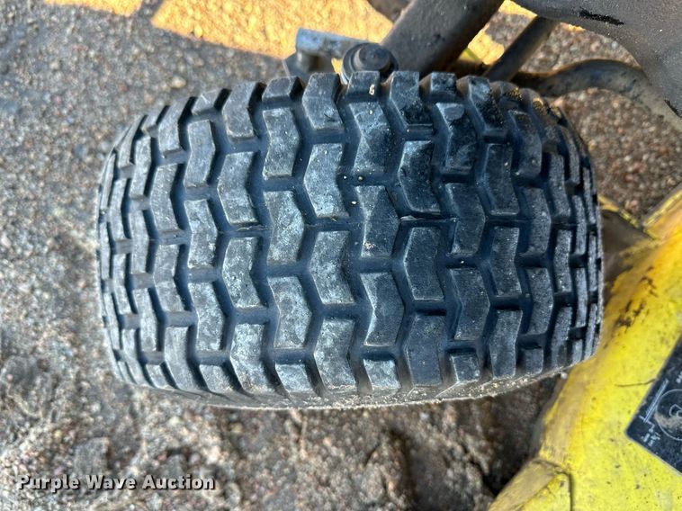 image for item EK9856 John Deere 116  lawn mower