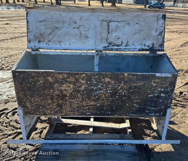 image for item EK9857 Cake feeder