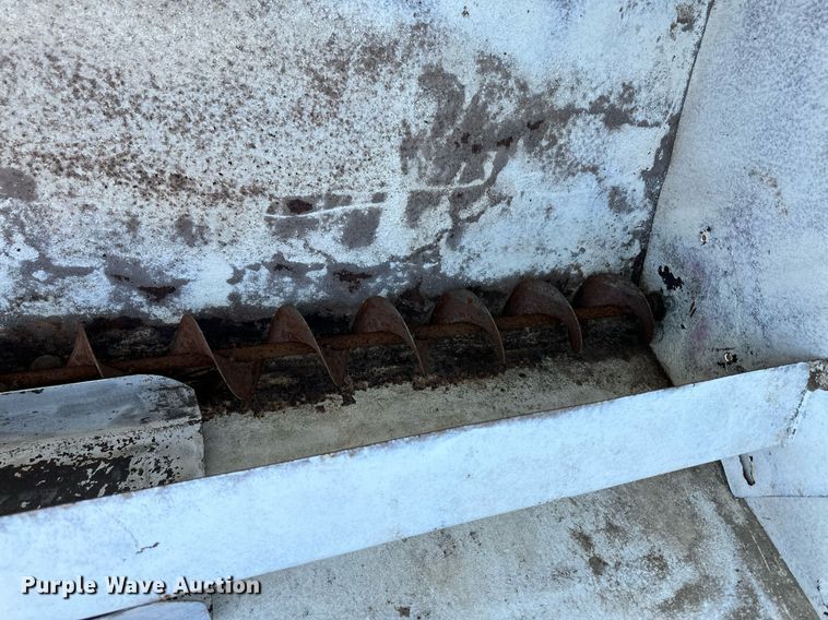 image for item EK9857 Cake feeder