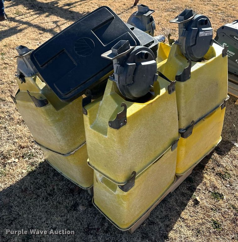 image for item EK9869 (8) John Deere seed boxes