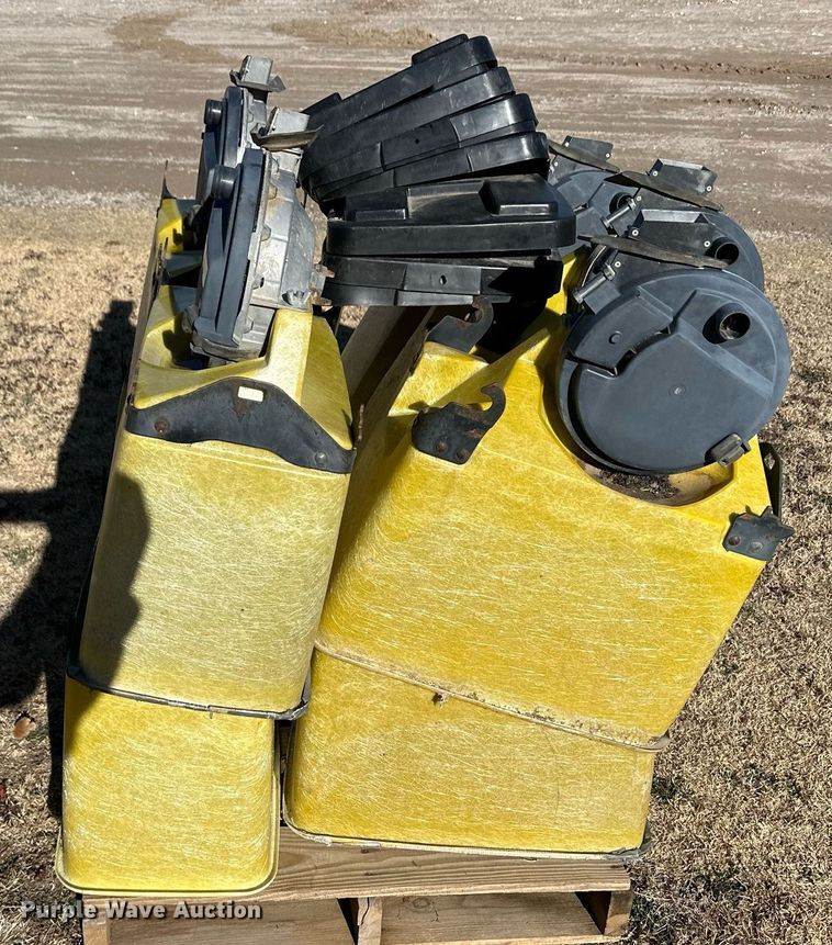 image for item EK9869 (8) John Deere seed boxes