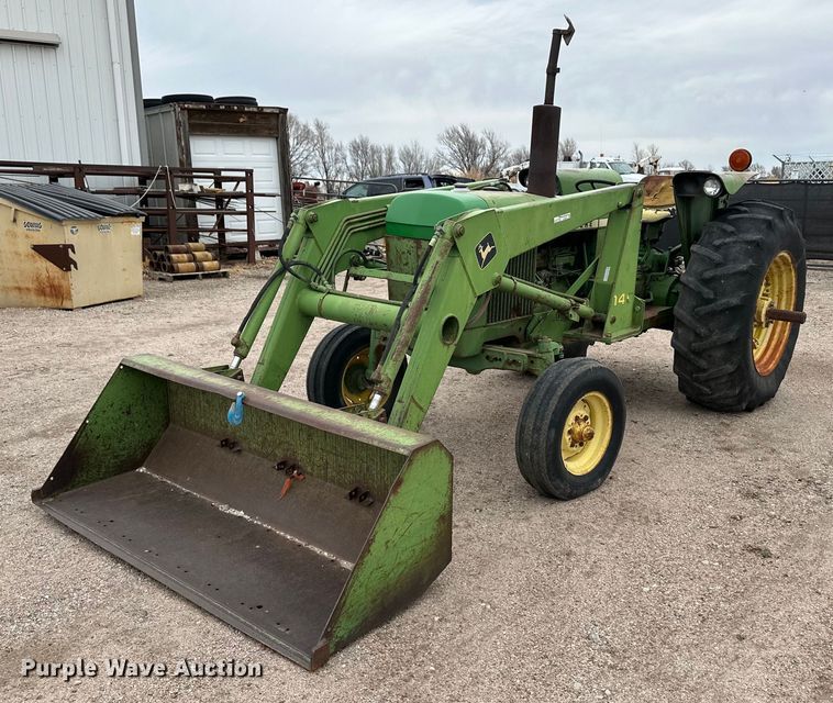 image for item EK9873 1979 John Deere 2640  tractor